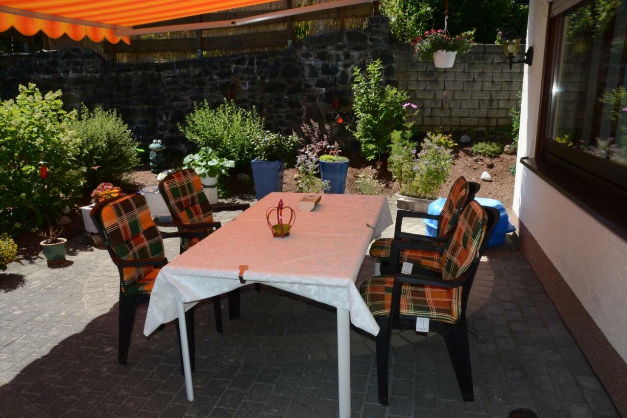 Ferienwohnung Burgblick Bilstein Exterior photo